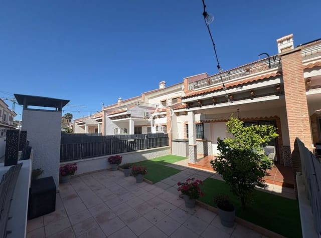 3 soveværelse Byhus til salg i San Miguel de Salinas med swimmingpool garage - € 239.000 (Ref: 10108831)