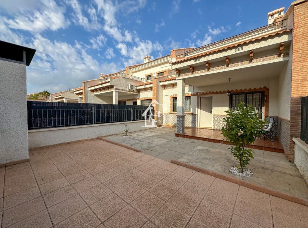 3 soveværelse Byhus til salg i San Miguel de Salinas med swimmingpool garage - € 239.000 (Ref: 10108831)