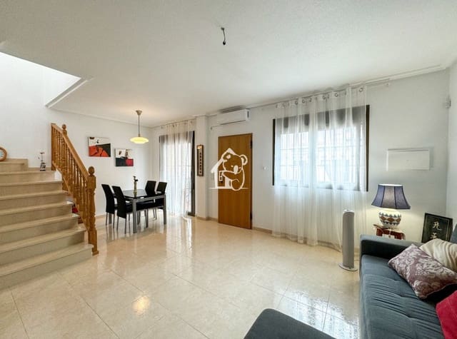 3 soveværelse Byhus til salg i San Miguel de Salinas med swimmingpool garage - € 239.000 (Ref: 10108831)
