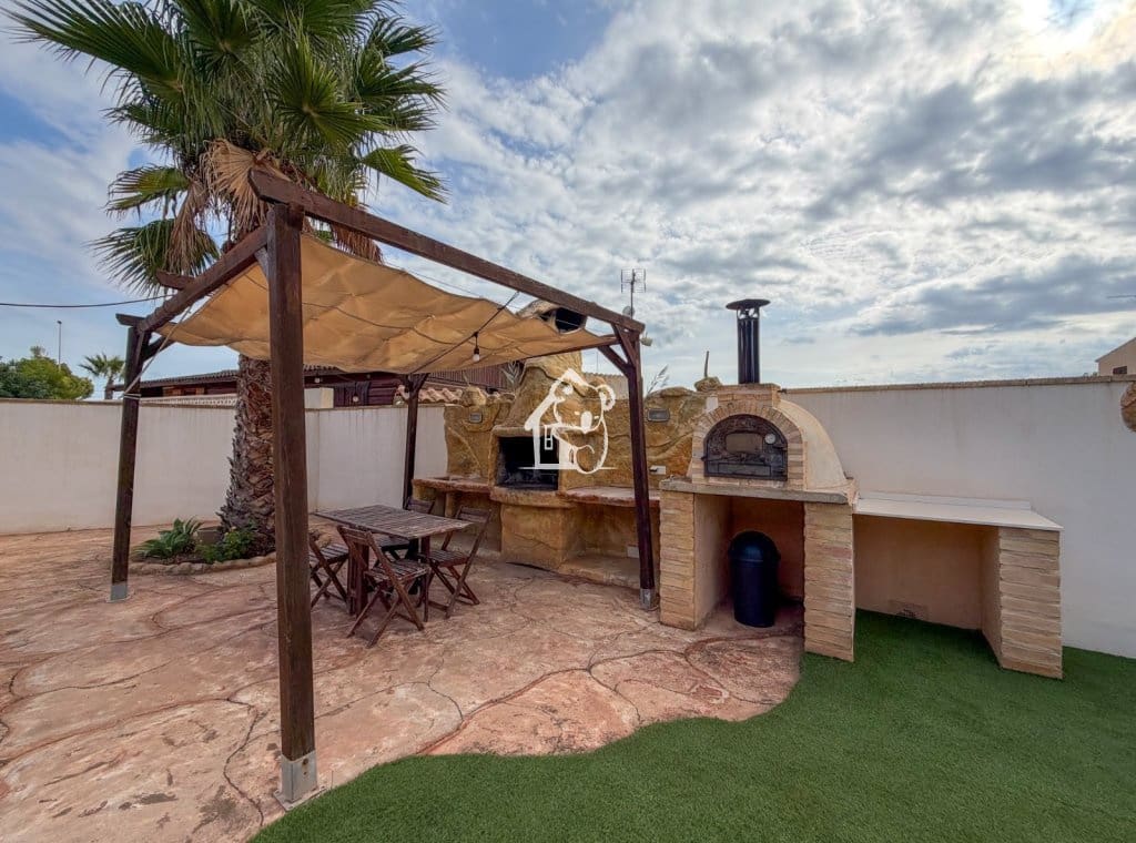 Villa/Maison de 3 chambres à louer à Orihuela Costa - 1 750 € (Ref: 10114455)
