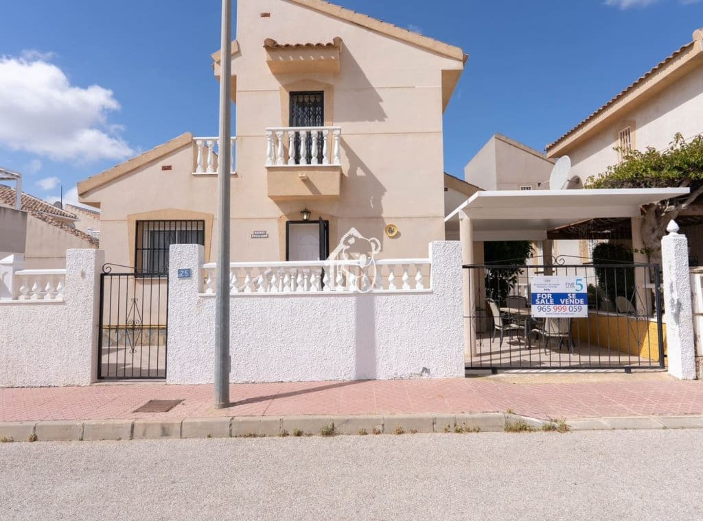 3 Zimmer Villa zu vermieten in Ciudad Quesada mit Pool - 1.200 € (Ref: 10114456)