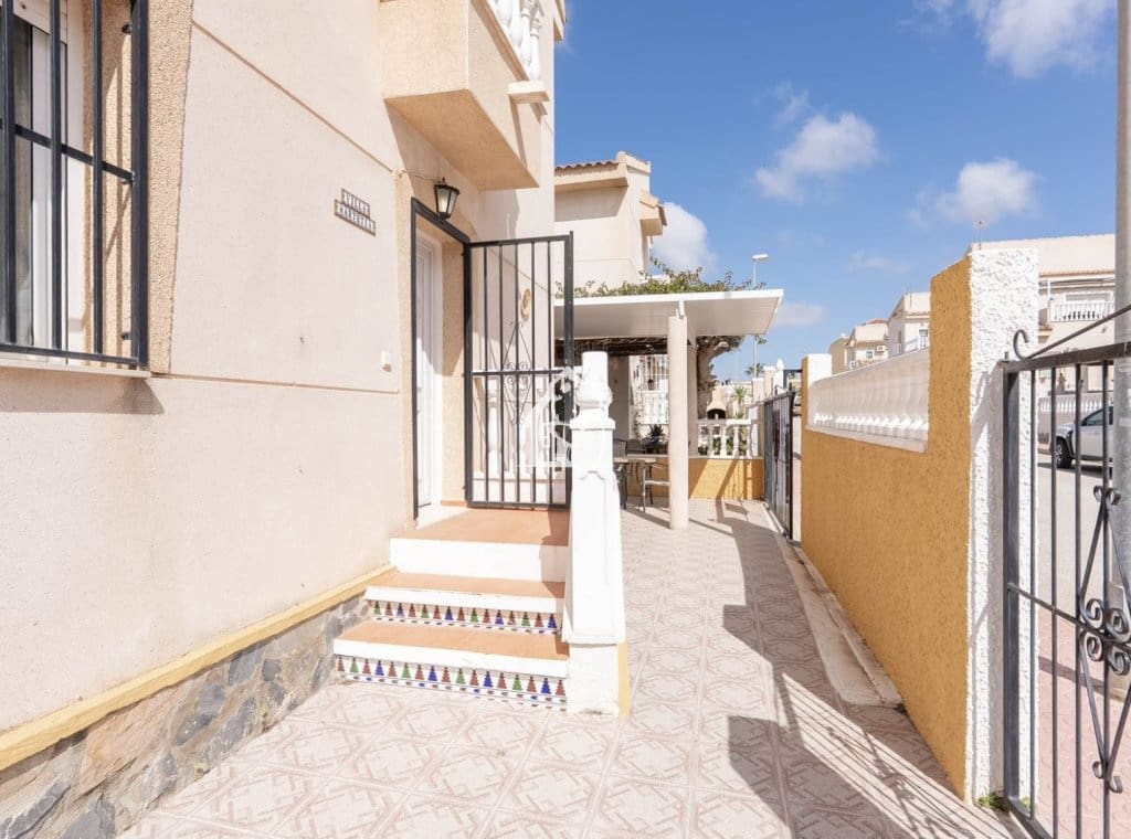 3 Zimmer Villa zu vermieten in Ciudad Quesada mit Pool - 1.200 € (Ref: 10114456)