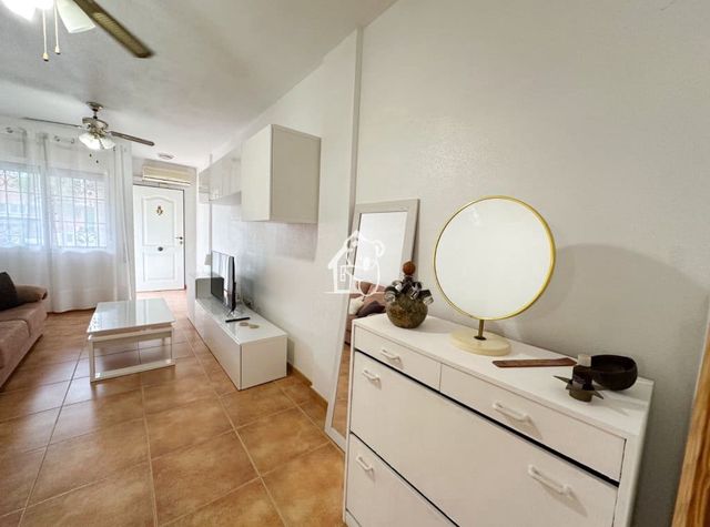 Bungalow de 2 habitaciones en La Campaneta, Orihuela en alquiler con piscina - 600 € (Ref: 10114458)
