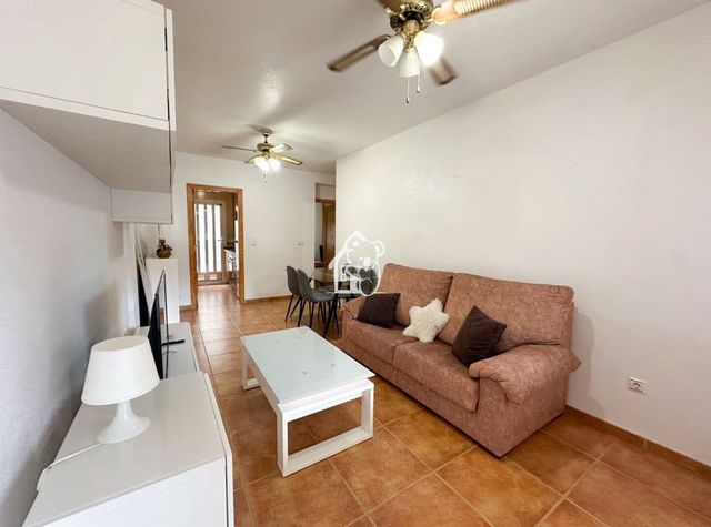 Bungalow de 2 habitaciones en La Campaneta, Orihuela en alquiler con piscina - 600 € (Ref: 10114458)