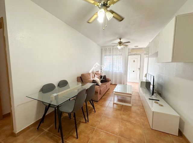 Bungalow de 2 habitaciones en La Campaneta, Orihuela en alquiler con piscina - 600 € (Ref: 10114458)