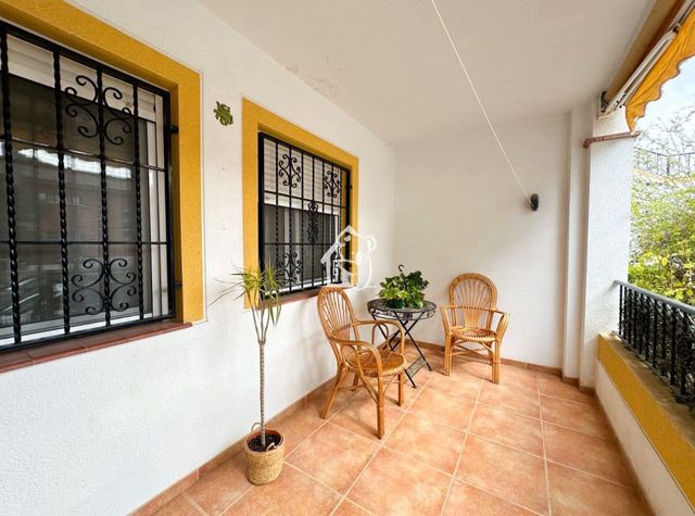 Bungalow de 2 habitaciones en La Campaneta, Orihuela en alquiler con piscina - 600 € (Ref: 10114458)