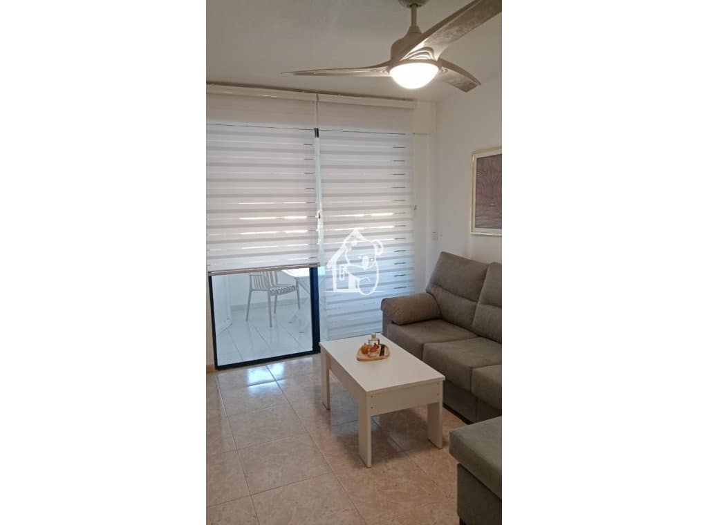 2 sovrum Lägenhet att hyra i Torrevieja med pool - 1 000 € (Ref: 10114459)