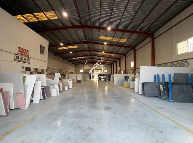 3 quarto Comercial para venda em Almoradí com garagem - 800 000 € (Ref: 10131018)