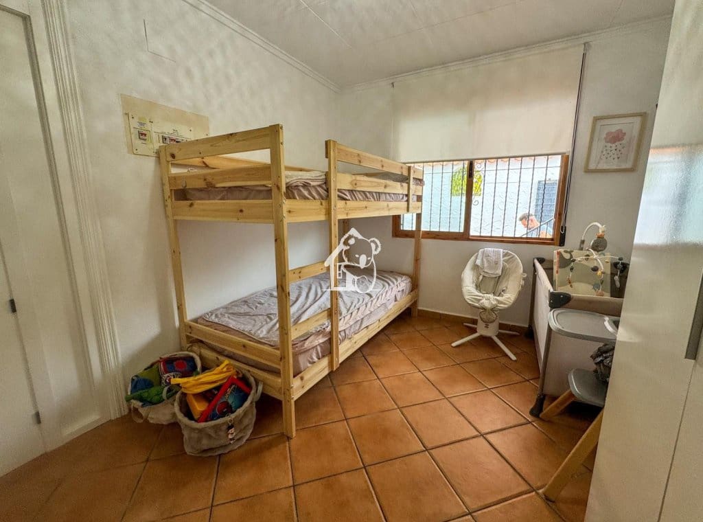 3 quarto Moradia para arrendar em La Marina com piscina garagem - 1 500 € (Ref: 10138962)