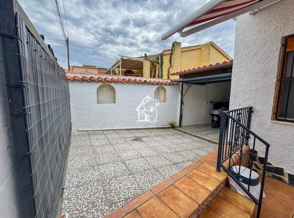 3 quarto Moradia para arrendar em La Marina com piscina garagem - 1 500 € (Ref: 10138962)