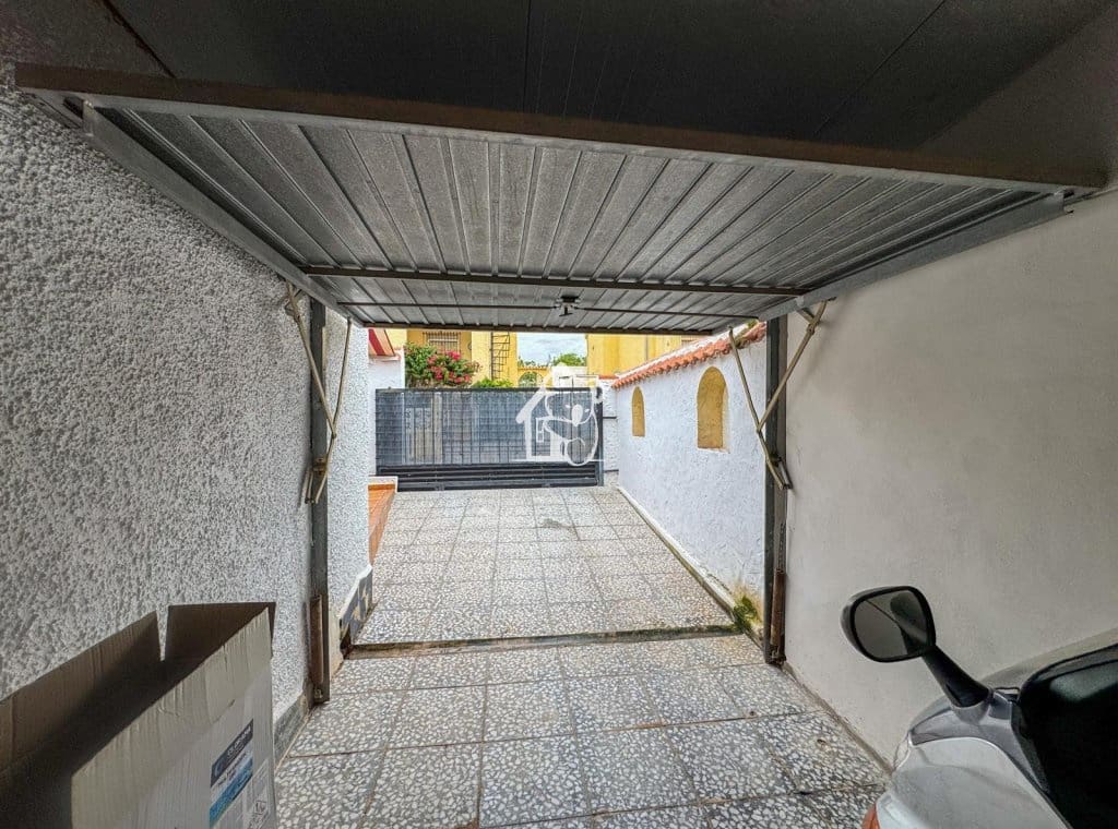 3 quarto Moradia para arrendar em La Marina com piscina garagem - 1 500 € (Ref: 10138962)