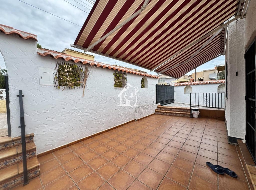 3 quarto Moradia para arrendar em La Marina com piscina garagem - 1 500 € (Ref: 10138962)