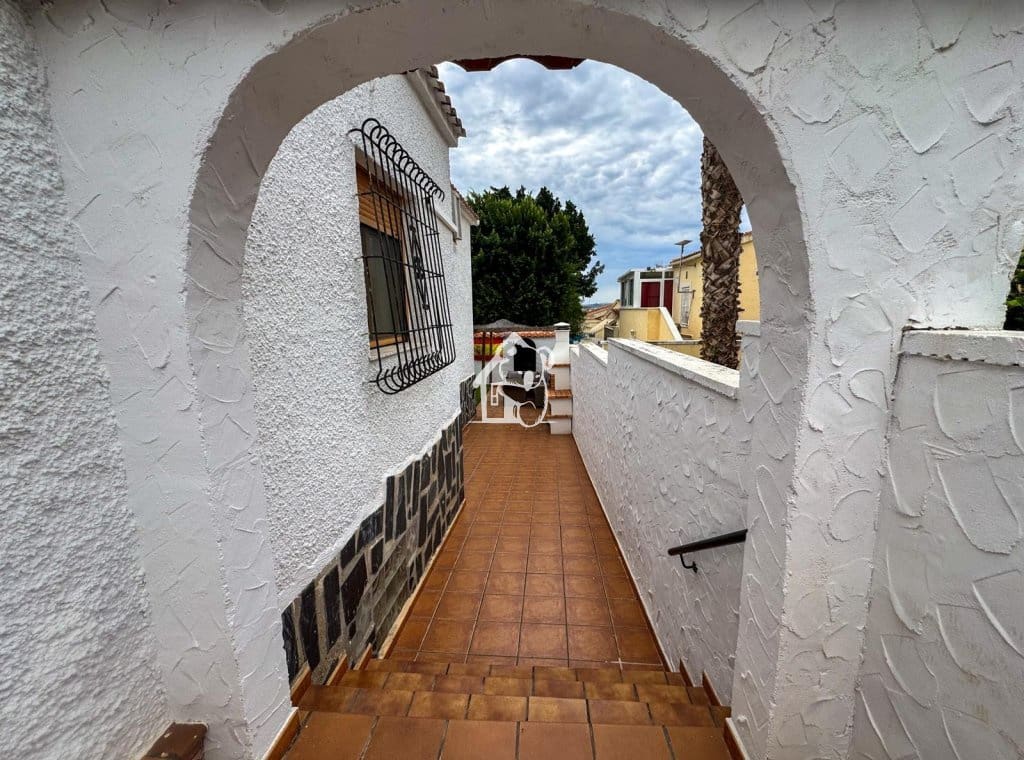 3 quarto Moradia para arrendar em La Marina com piscina garagem - 1 500 € (Ref: 10138962)