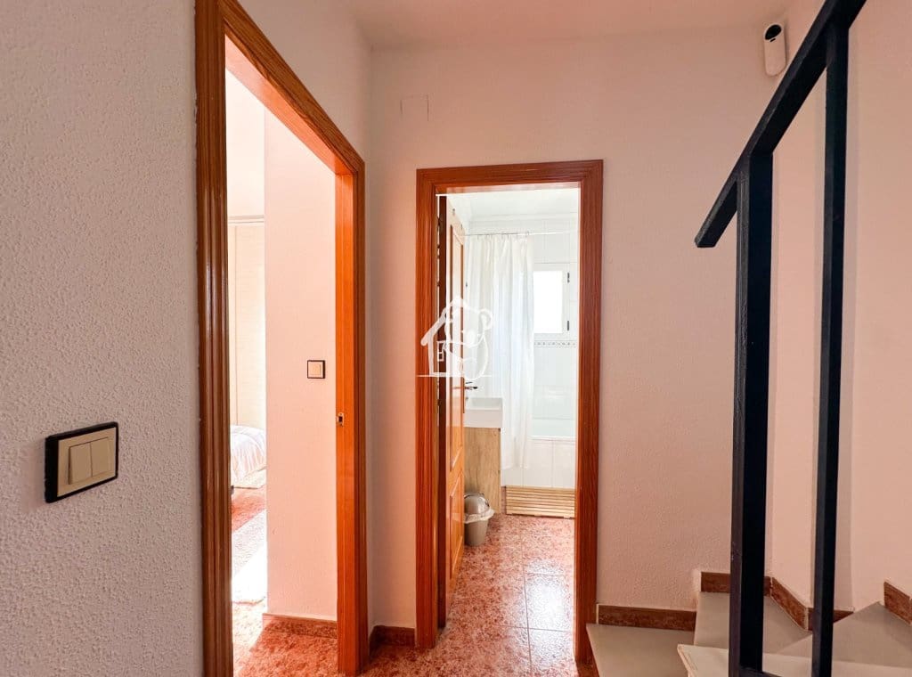 3 soverom Villa til leie i Torrevieja med svømmebasseng garasje - € 1 400 (Ref: 10145621)