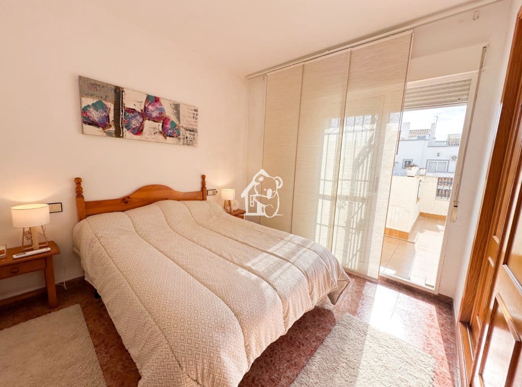 3 soverom Villa til leie i Torrevieja med svømmebasseng garasje - € 1 400 (Ref: 10145621)