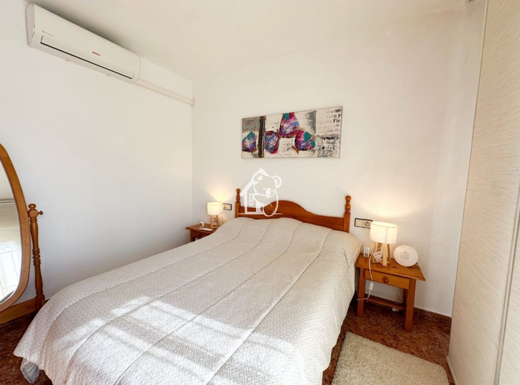 3 soverom Villa til leie i Torrevieja med svømmebasseng garasje - € 1 400 (Ref: 10145621)