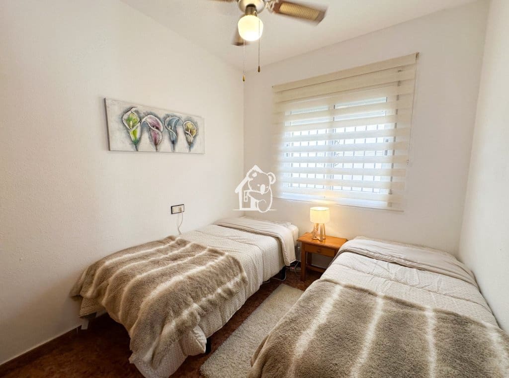 3 soverom Villa til leie i Torrevieja med svømmebasseng garasje - € 1 400 (Ref: 10145621)