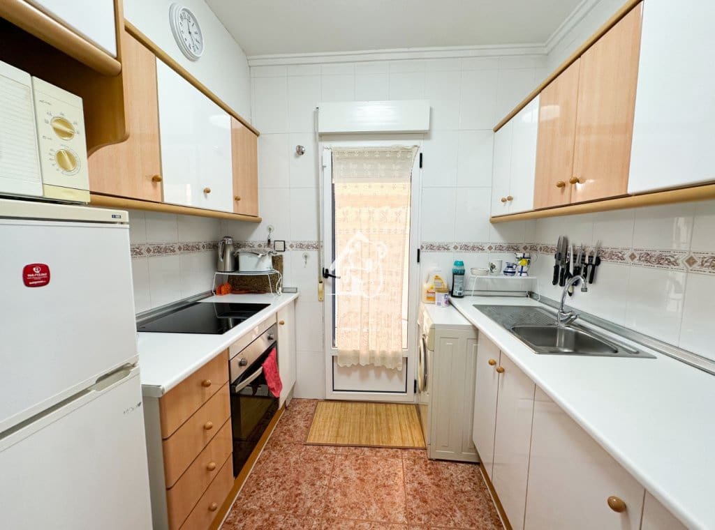 3 soverom Villa til leie i Torrevieja med svømmebasseng garasje - € 1 400 (Ref: 10145621)