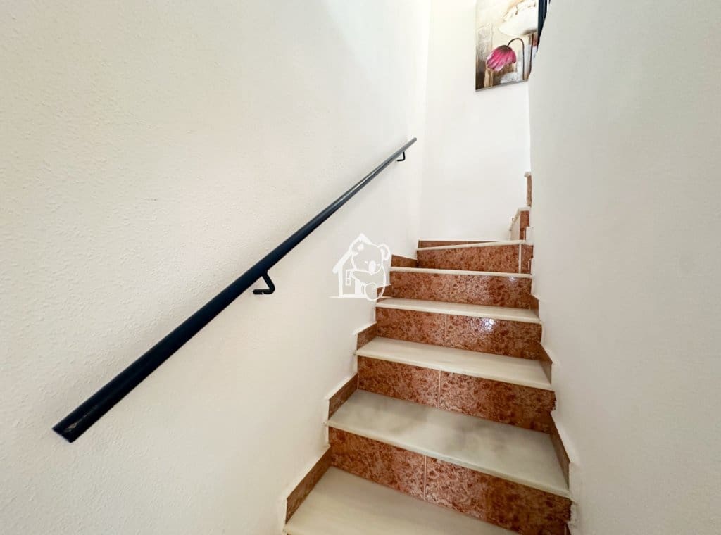 3 soverom Villa til leie i Torrevieja med svømmebasseng garasje - € 1 400 (Ref: 10145621)