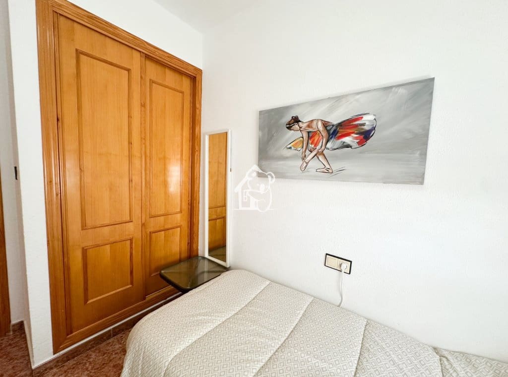 3 soverom Villa til leie i Torrevieja med svømmebasseng garasje - € 1 400 (Ref: 10145621)