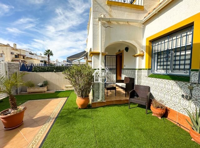 3 camera da letto Villa da affittare in El Chaparral - La Siesta - La Torreta, Torrevieja con piscina garage - 1.400 € (Rif: 10145621)