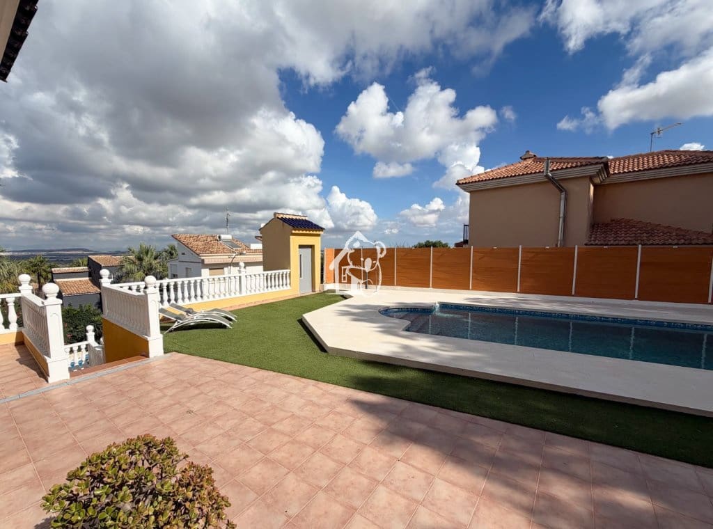 3 bedroom Villa for sale in San Miguel de Salinas with pool garage - € 490,000 (Ref: 10157073)