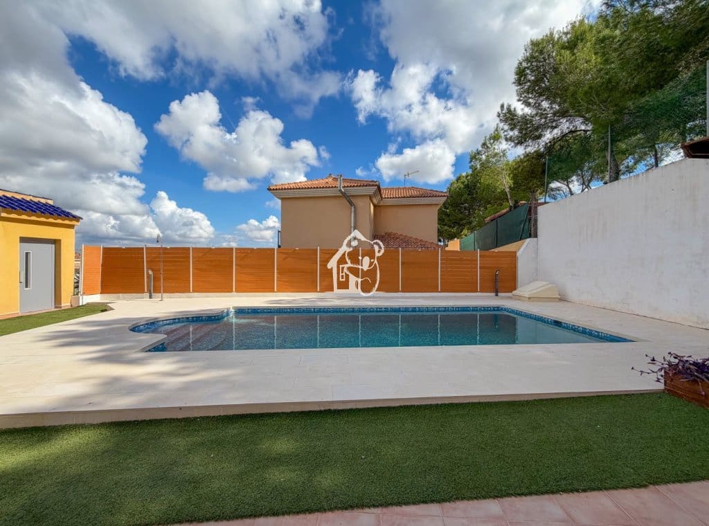 3 bedroom Villa for sale in San Miguel de Salinas with pool garage - € 490,000 (Ref: 10157073)