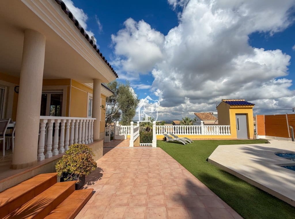 3 bedroom Villa for sale in San Miguel de Salinas with pool garage - € 490,000 (Ref: 10157073)