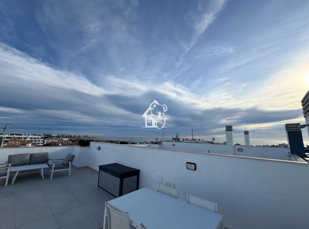 2 sovrum Takvåning att hyra i Playa Flamenca med pool garage - 1 700 € (Ref: 10157074)