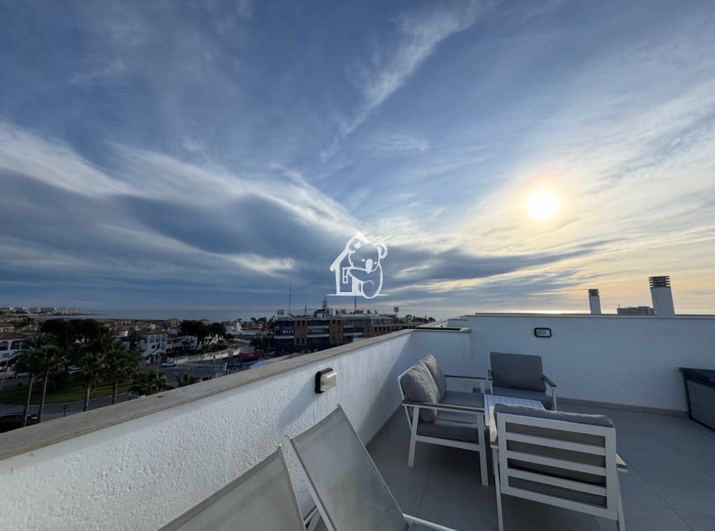 2 sovrum Takvåning att hyra i Playa Flamenca med pool garage - 1 700 € (Ref: 10157074)