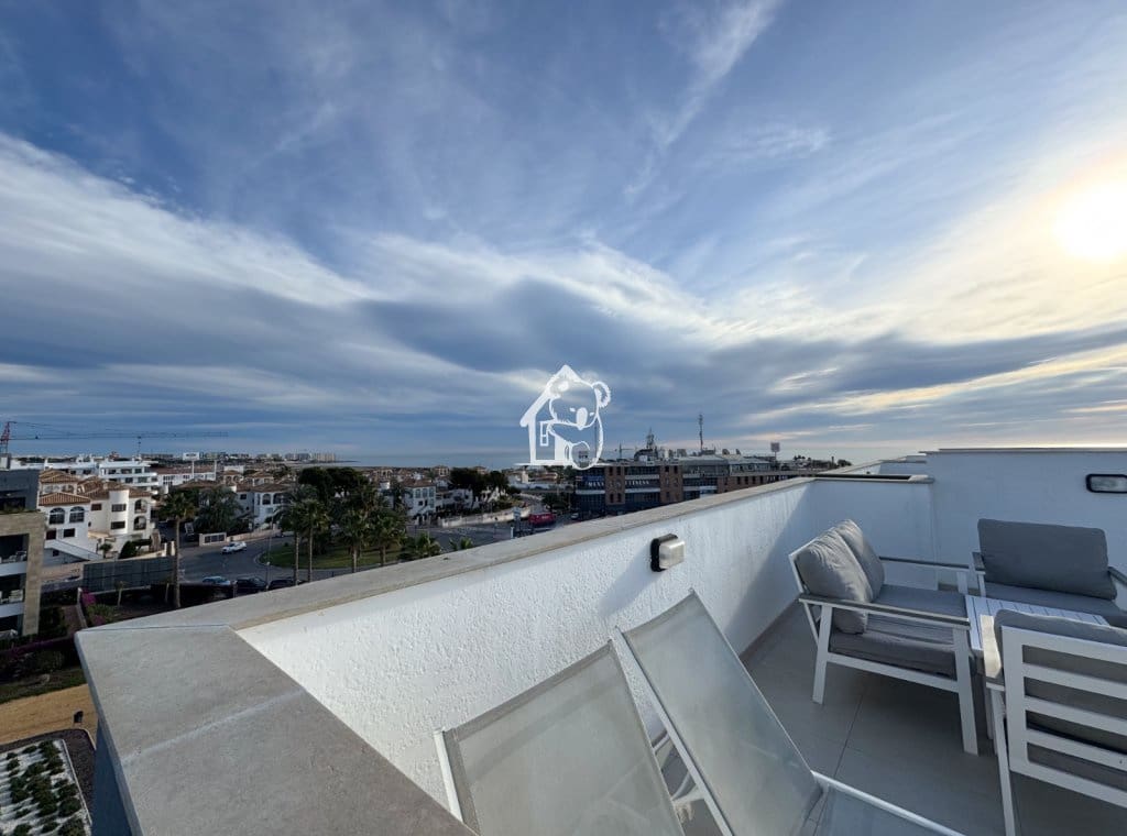 2 sovrum Takvåning att hyra i Playa Flamenca med pool garage - 1 700 € (Ref: 10157074)