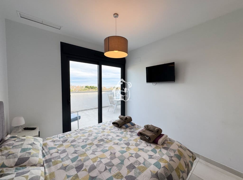 2 sovrum Takvåning att hyra i Playa Flamenca med pool garage - 1 700 € (Ref: 10157074)