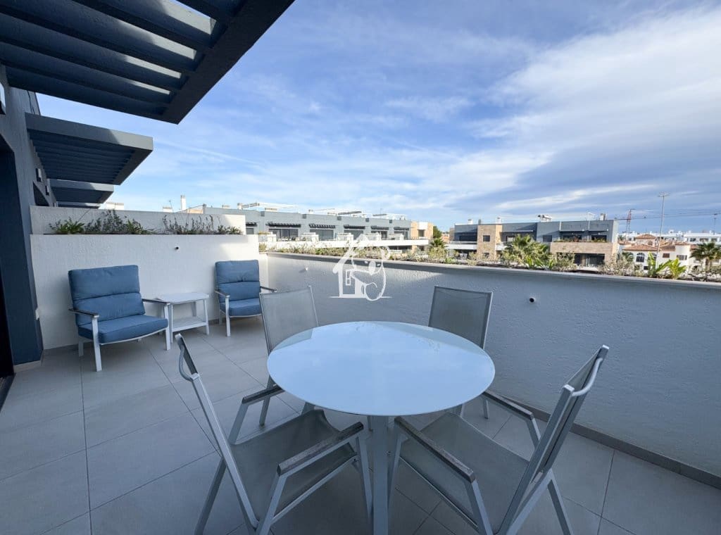 2 sovrum Takvåning att hyra i Playa Flamenca med pool garage - 1 700 € (Ref: 10157074)