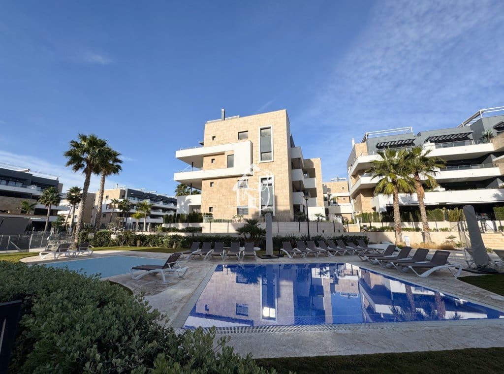 2 sovrum Takvåning att hyra i Playa Flamenca med pool garage - 1 700 € (Ref: 10157074)