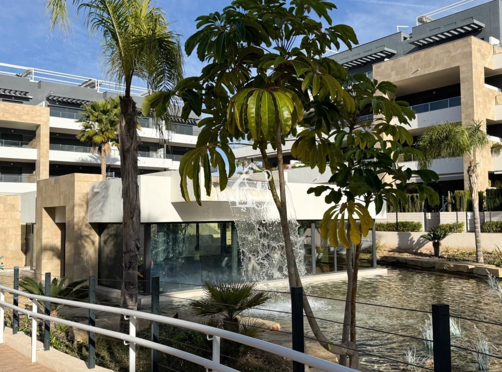 2 sovrum Takvåning att hyra i Playa Flamenca med pool garage - 1 700 € (Ref: 10157074)