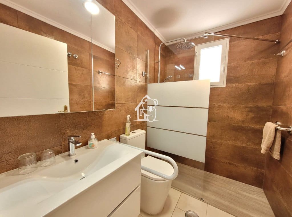 2 bedroom Apartment for rent in Torrevieja with pool - € 850 (Ref: 10157075)