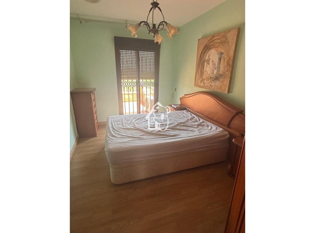 3 bedroom Townhouse for rent in Hurchillo with garage - € 1,000 (Ref: 10158821)