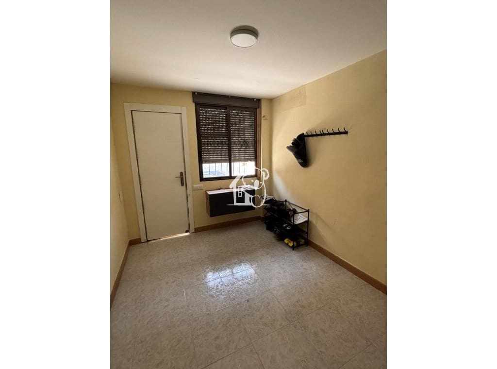 3 bedroom Townhouse for rent in Hurchillo with garage - € 1,000 (Ref: 10158821)