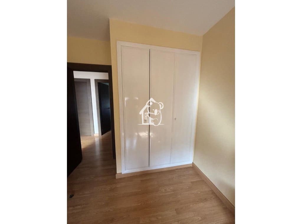 3 bedroom Townhouse for rent in Hurchillo with garage - € 1,000 (Ref: 10158821)