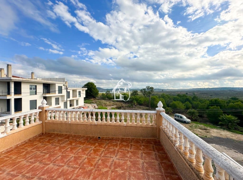 3 bedroom Townhouse for rent in Hurchillo with garage - € 1,000 (Ref: 10158821)