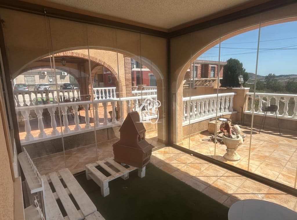 3 bedroom Townhouse for rent in Hurchillo with garage - € 1,000 (Ref: 10158821)