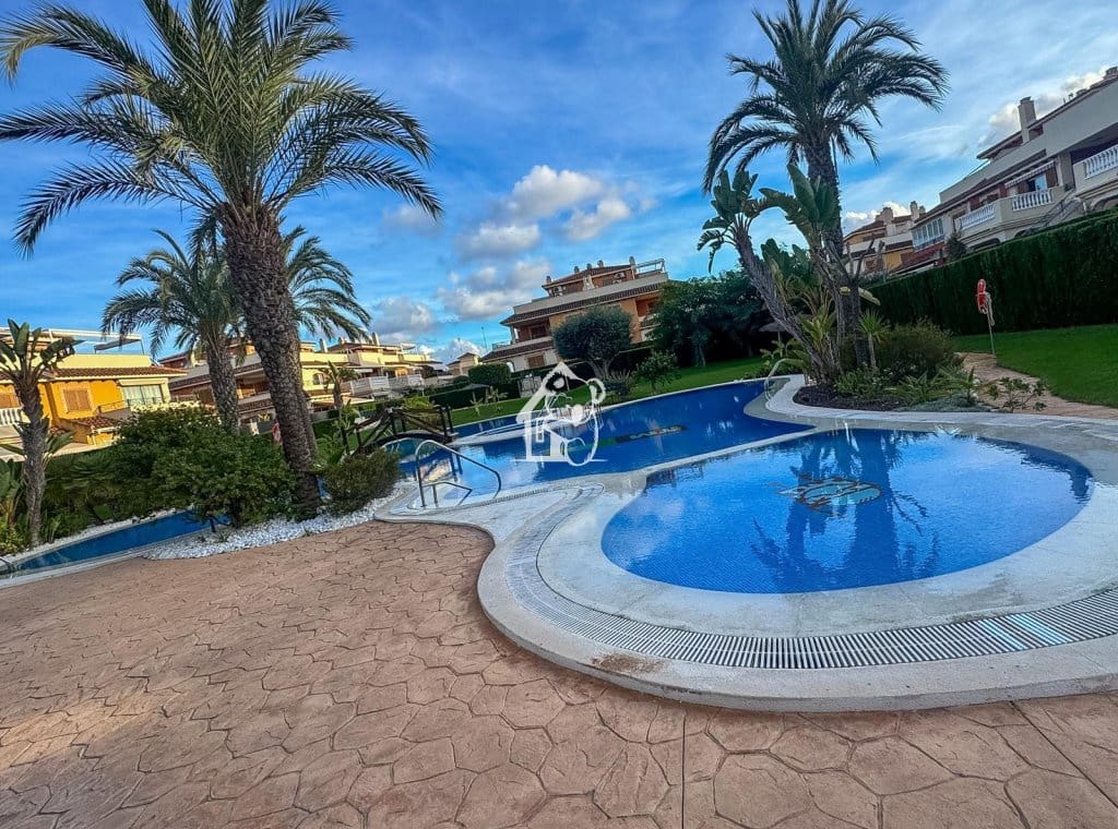 2 bedroom Apartment for rent in Orihuela Costa with pool - € 900 (Ref: 10160792)