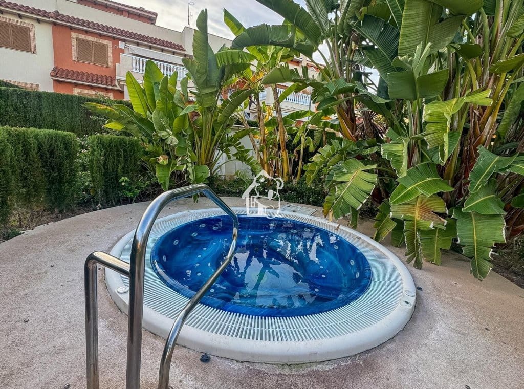 2 bedroom Apartment for rent in Orihuela Costa with pool - € 900 (Ref: 10160792)