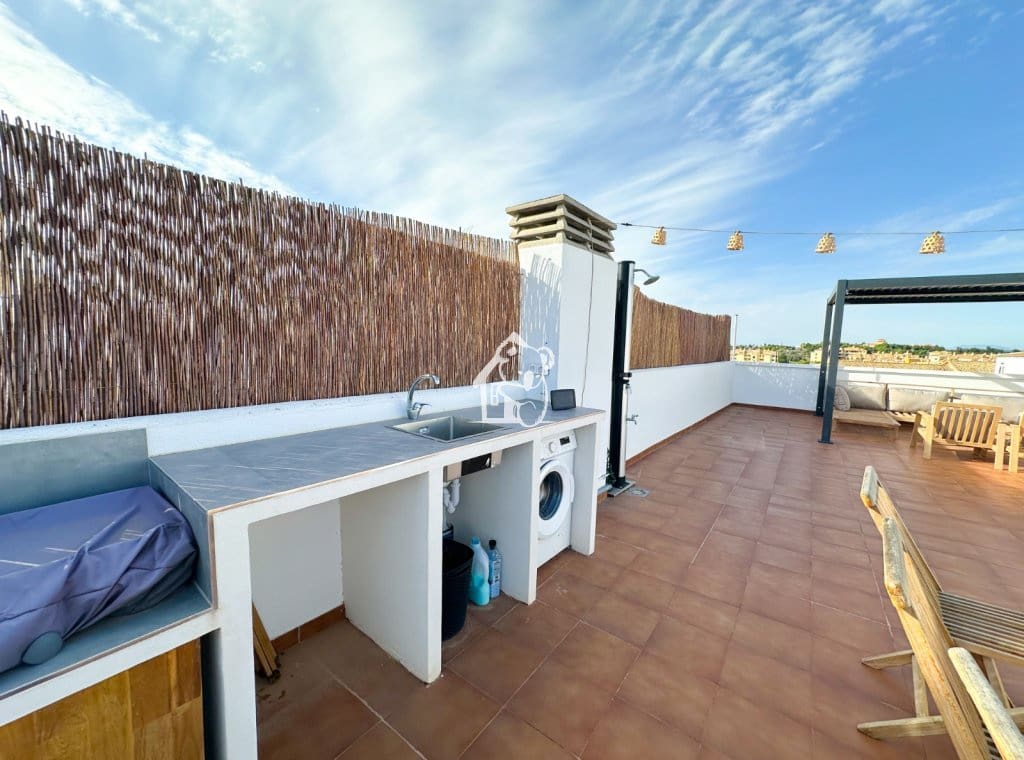2 sovrum Takvåning att hyra i Orihuela Costa med pool - 1 300 € (Ref: 10165921)