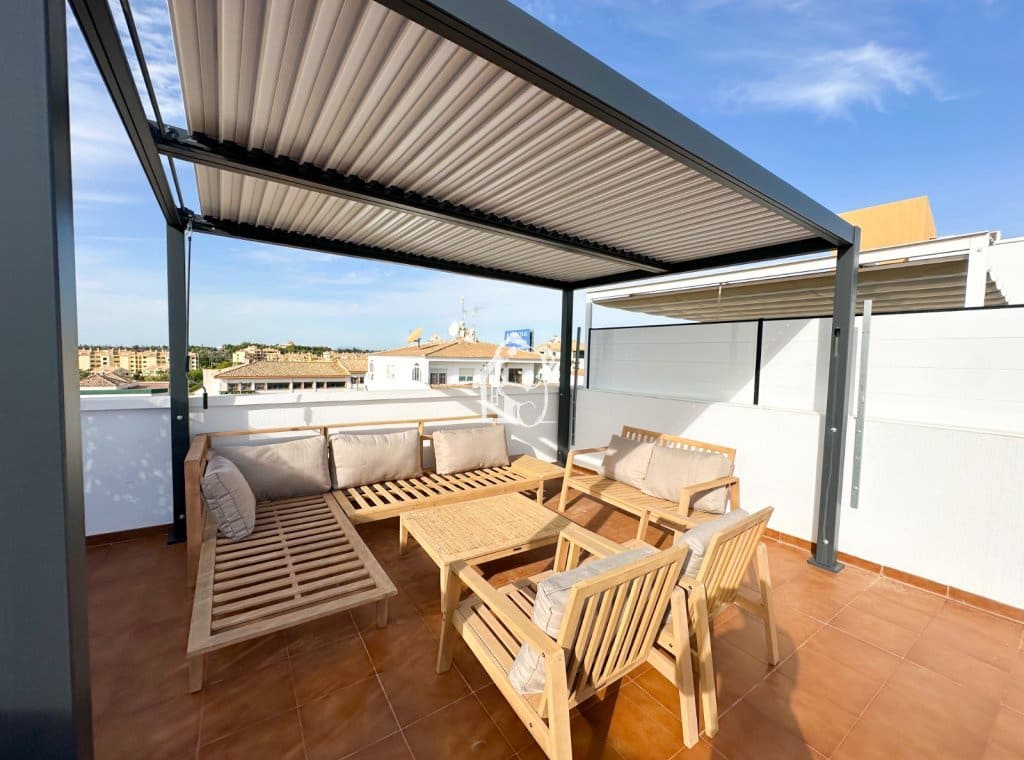 2 sovrum Takvåning att hyra i Orihuela Costa med pool - 1 300 € (Ref: 10165921)