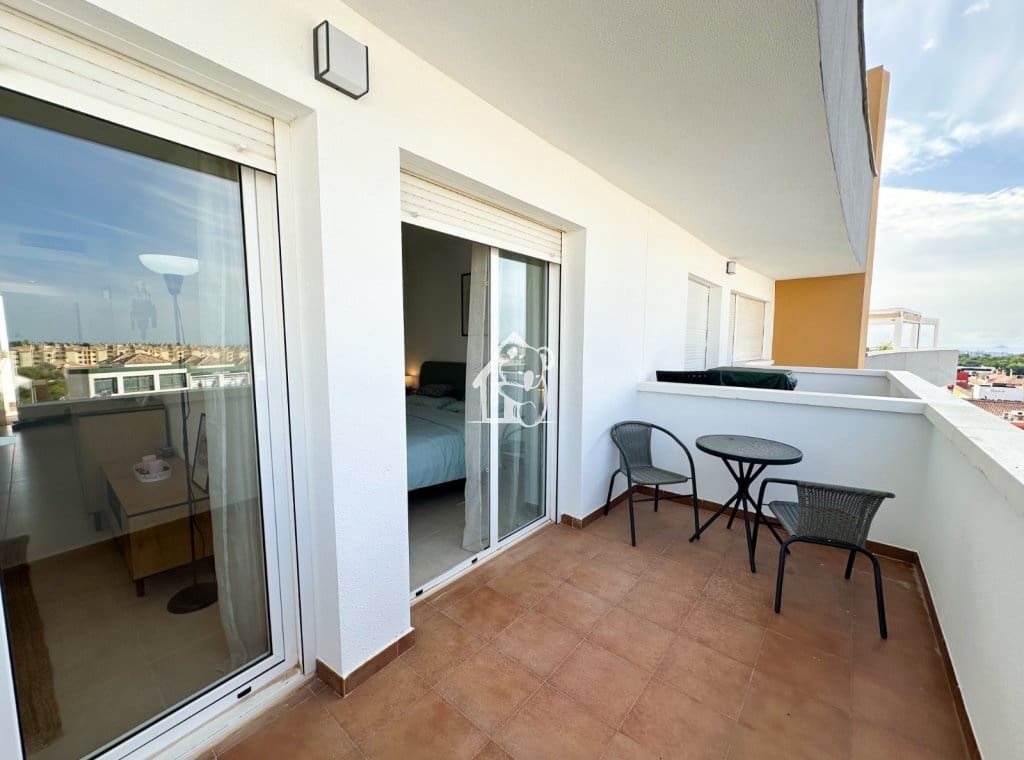 2 sovrum Takvåning att hyra i Orihuela Costa med pool - 1 300 € (Ref: 10165921)