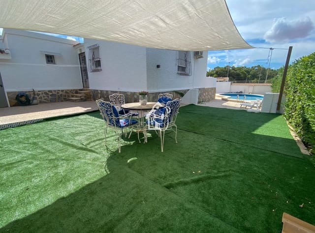 2 slaapkamer Villa te huur in El Chaparral, Torrevieja met zwembad - € 1.400 (Ref: 10165922)