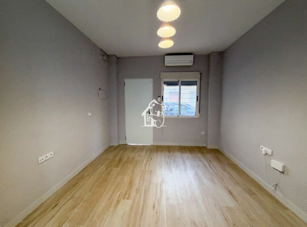 1 slaapkamer Appartement te huur in Torrevieja - € 700 (Ref: 10165923)
