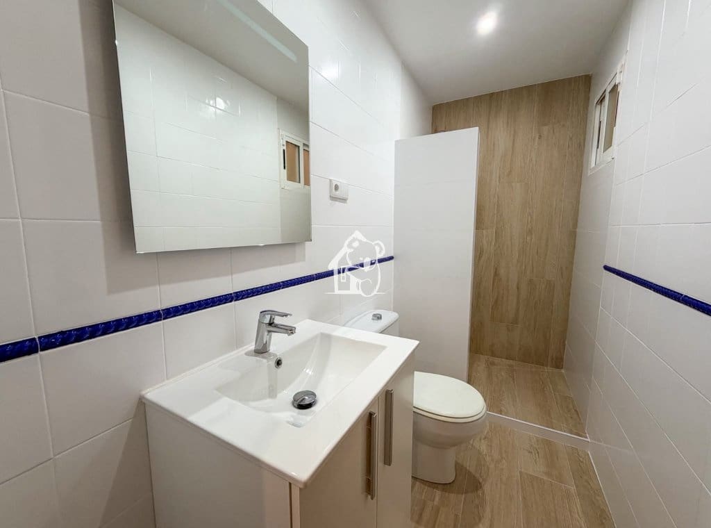 1 slaapkamer Appartement te huur in Torrevieja - € 700 (Ref: 10165923)