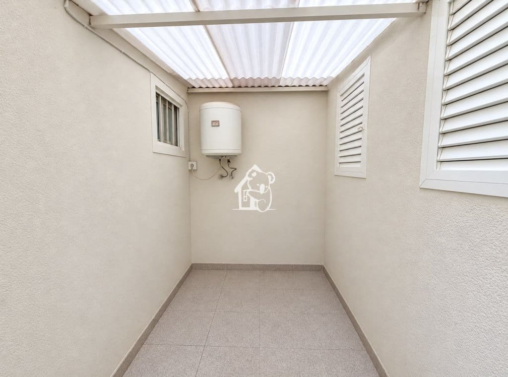 1 slaapkamer Appartement te huur in Torrevieja - € 700 (Ref: 10165923)